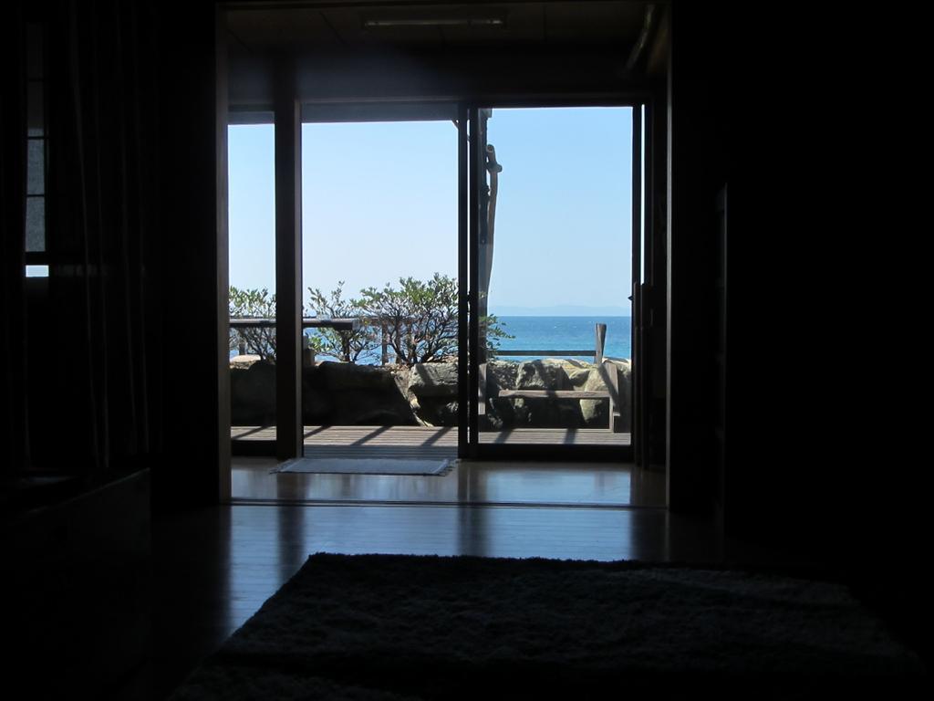 Хостел Amakusa West Coast Backpackers Fu-Raibou Экстерьер фото