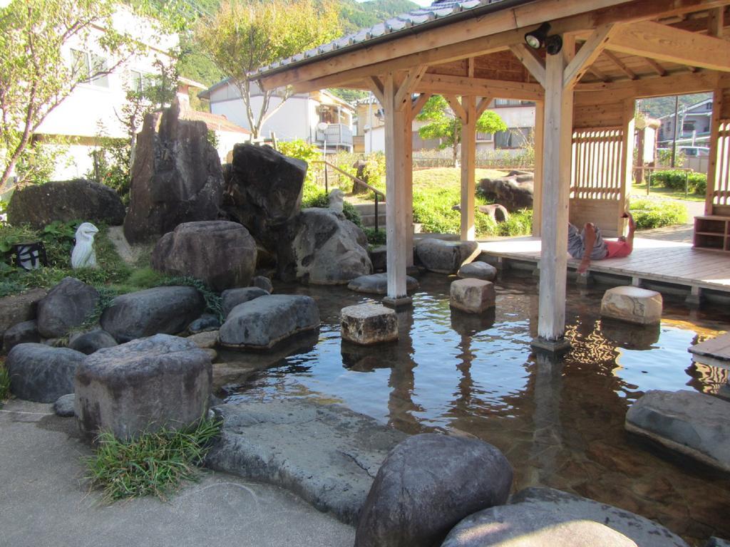 Хостел Amakusa West Coast Backpackers Fu-Raibou Экстерьер фото